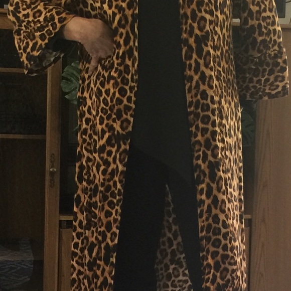 Leopard print ankle length cardigan / duster - Picture 3 of 9